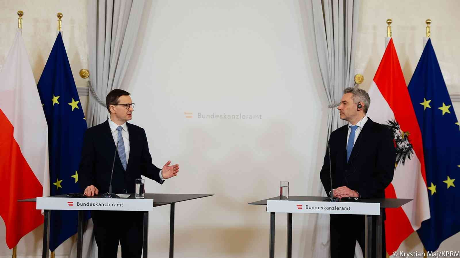 Ba�bakan Morawiecki: 'Sava��n oksijenini kesmemiz gerekiyor.'