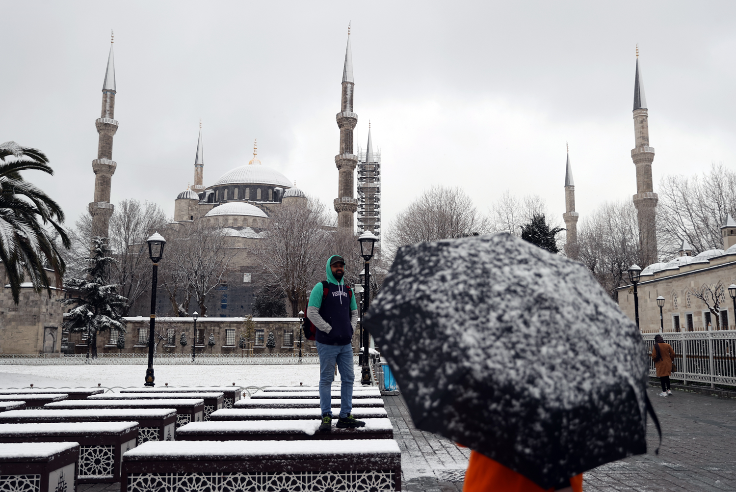 stanbul'da beklenen kar ya balad