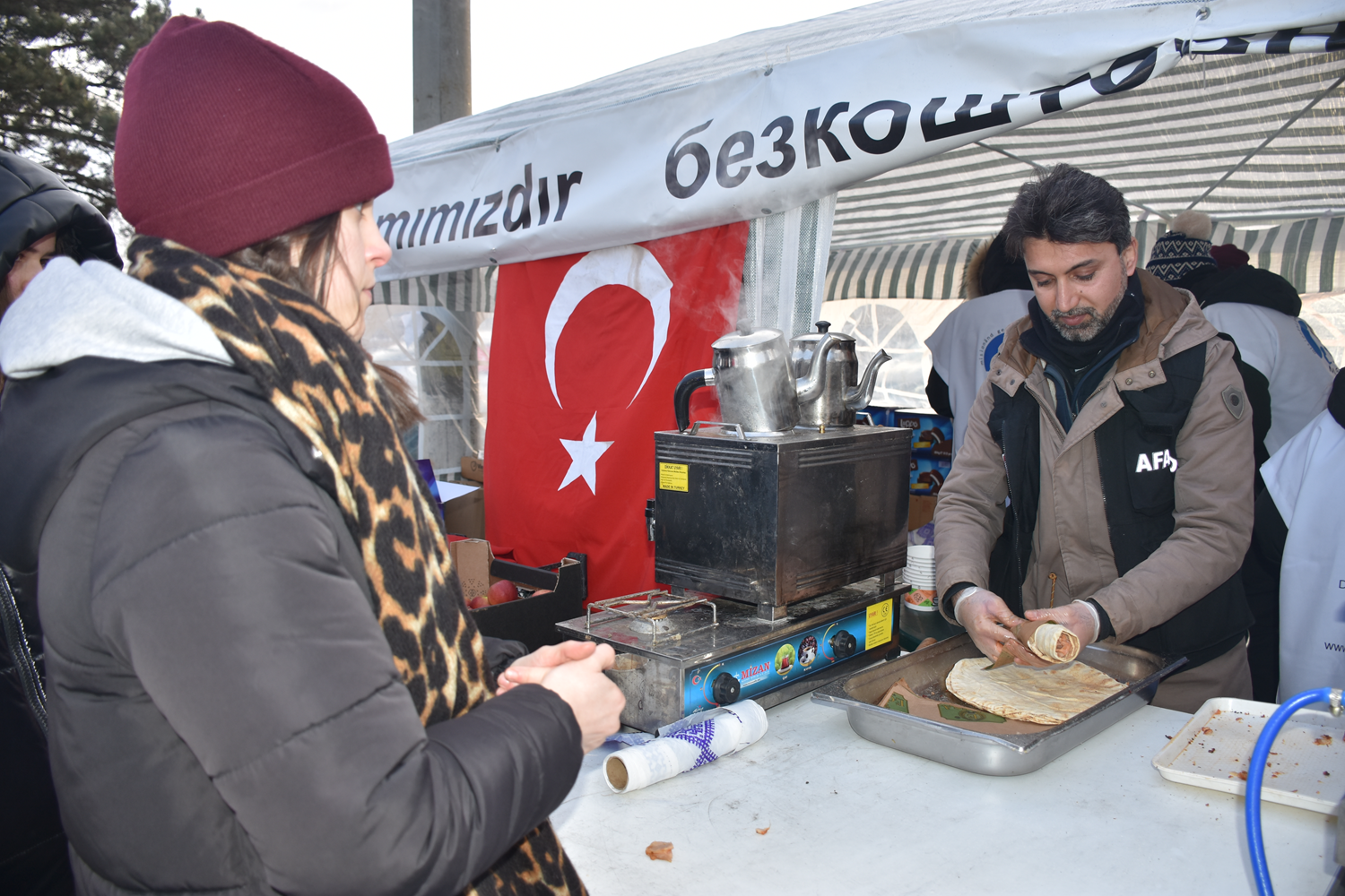 AFAD'dan sava� ma�durlar�na s�cak yemek ikram�