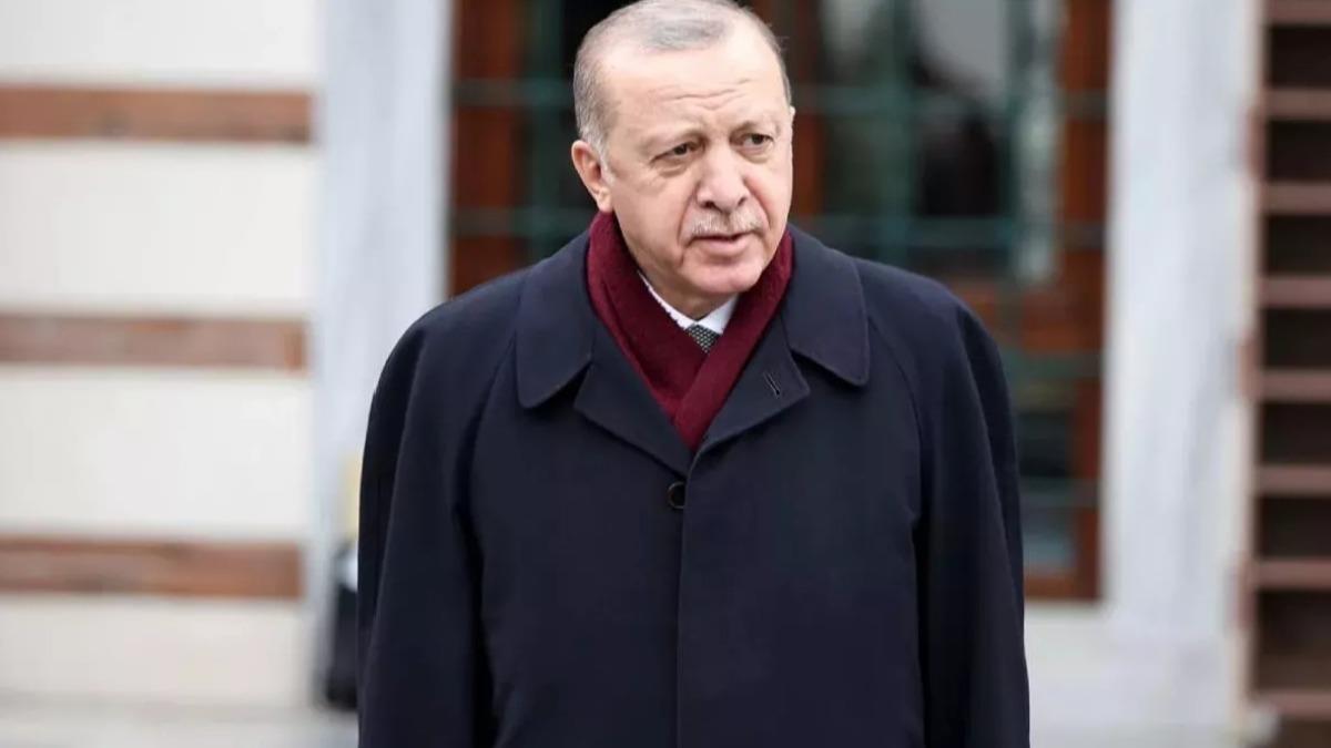 Cumhurbakan Erdoan, cuma namazn Belek'teki Mecek Camisi'nde kld