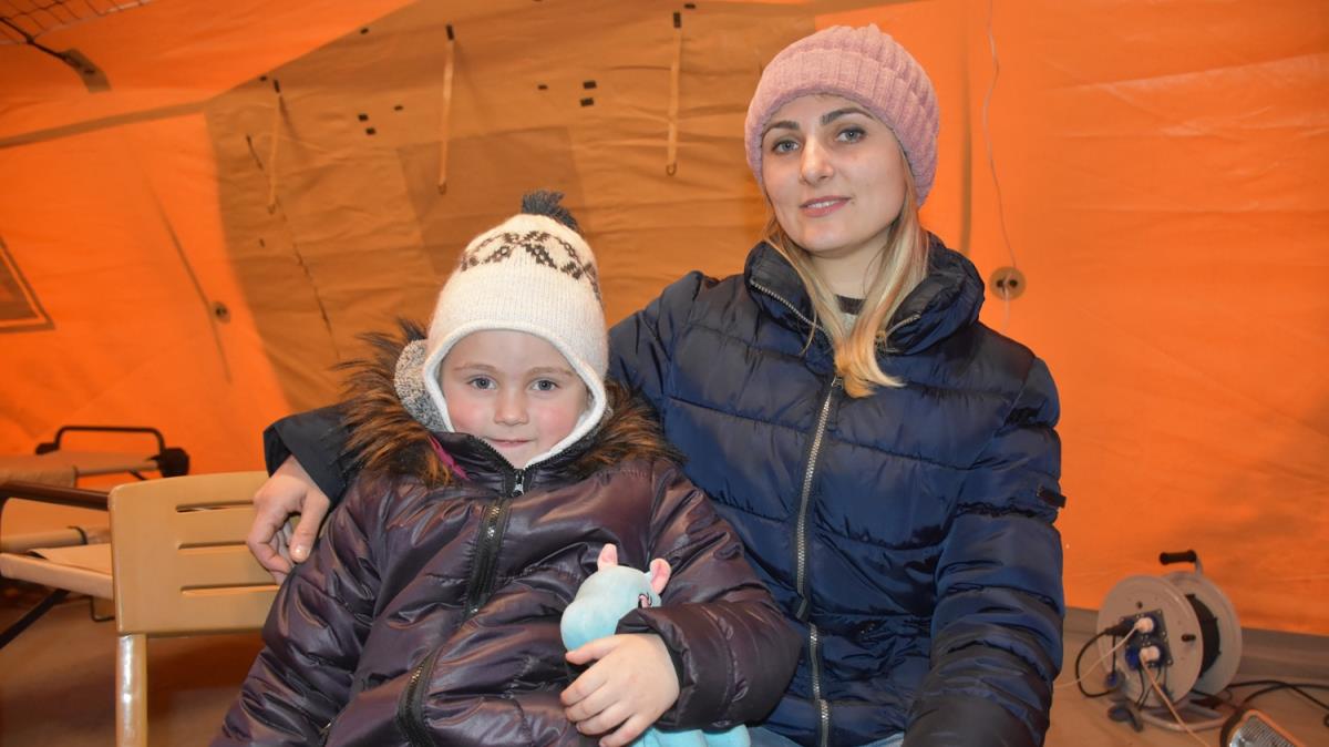 Trk vatanda Ukraynal anne 4 yandaki kzyla bombardmandan kat: Trk yetkililer bizim iin her eyi yapt