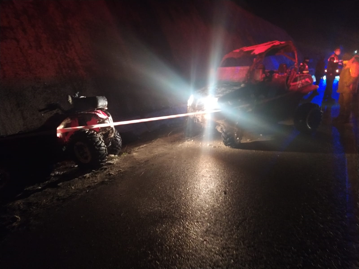 Arkada��na yard�m etmek istedi can�ndan oldu