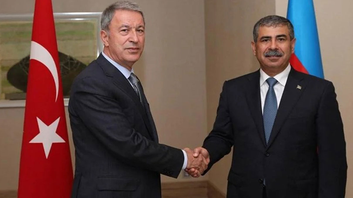 Bakan Akar, Azerbaycan Savunma Bakan� Orgeneral Zakir Hasanov ile g�r��t�