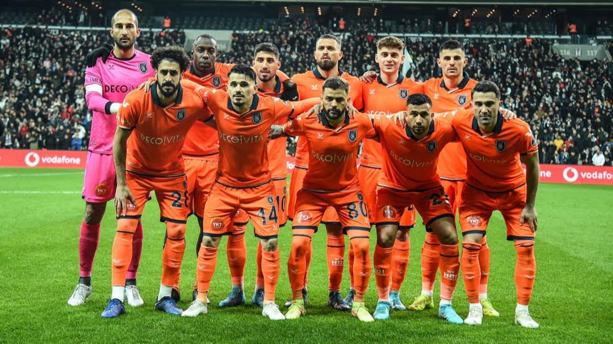 Baakehir'de 6 futbolcu ceza snrnda