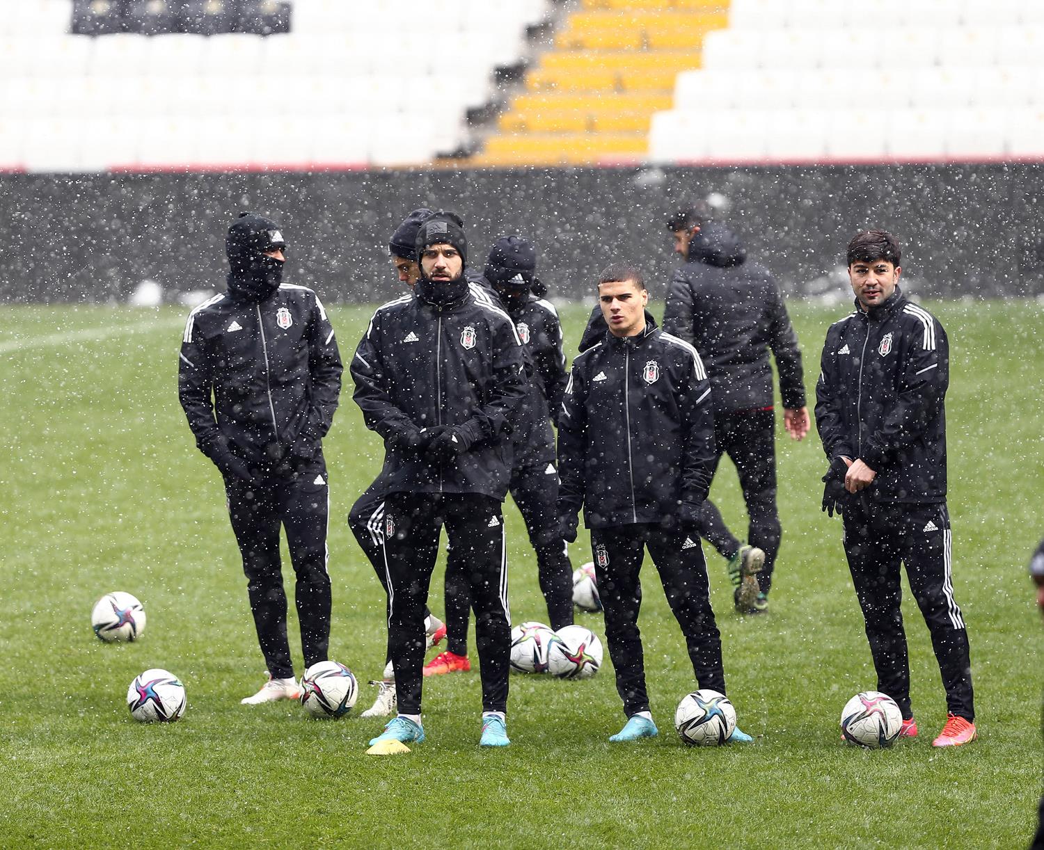Be�ikta� derbiye Vodafone Park'ta haz�rlan�yor