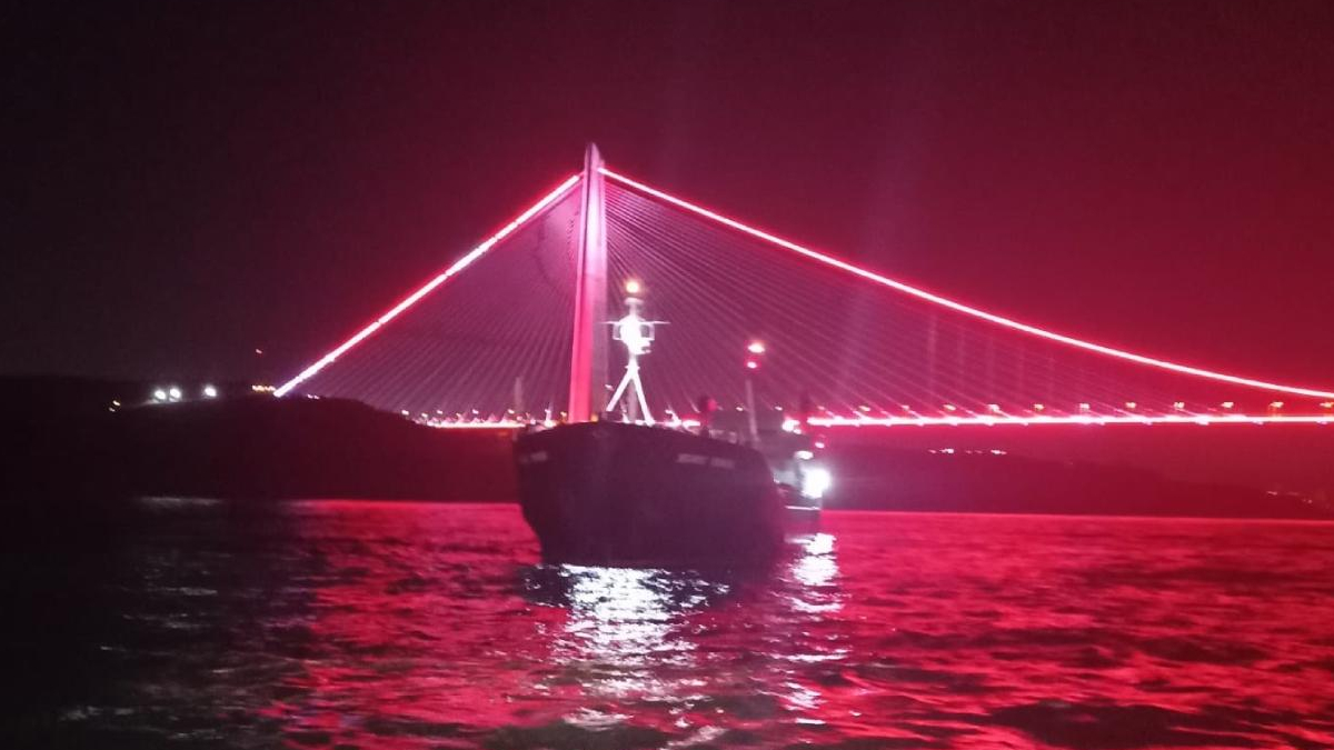�stanbul Bo�az� gemi ge�i�lerine a��ld�