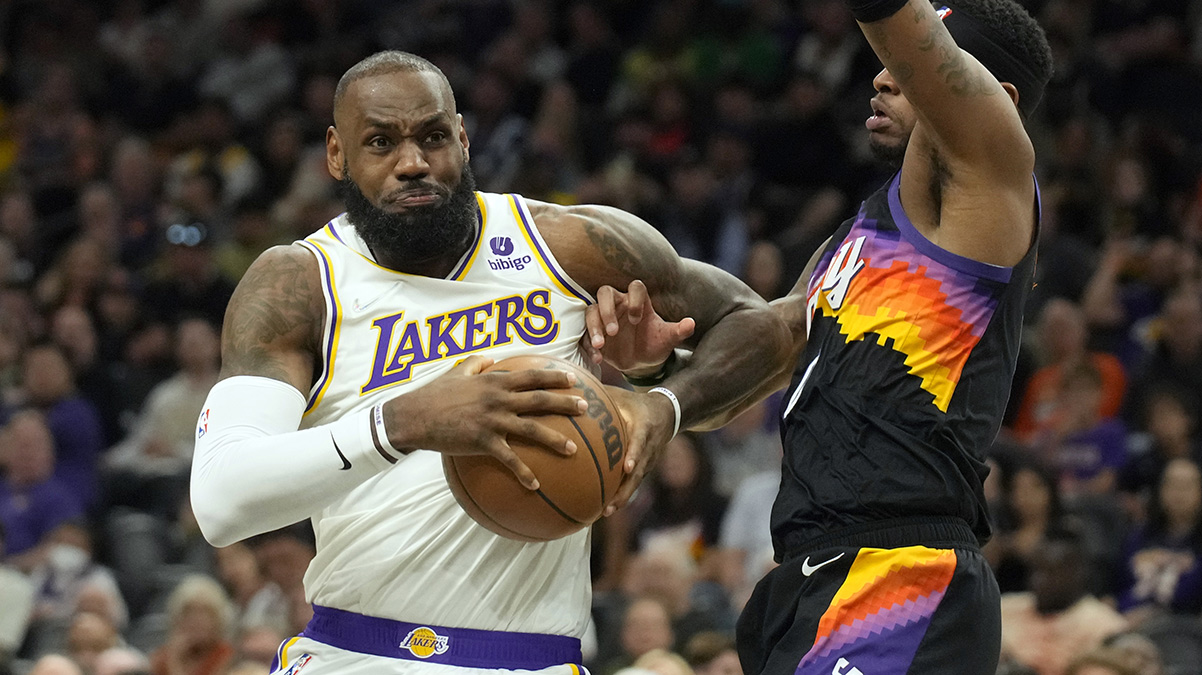 LeBron James NBA tarihinde bir ilki ba�ard�