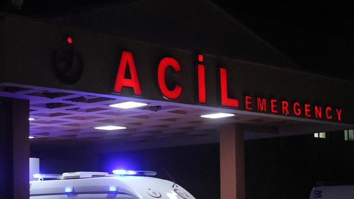 Malatya'da otomobilin arampole devrilmesi sonucu 4 kii yaraland