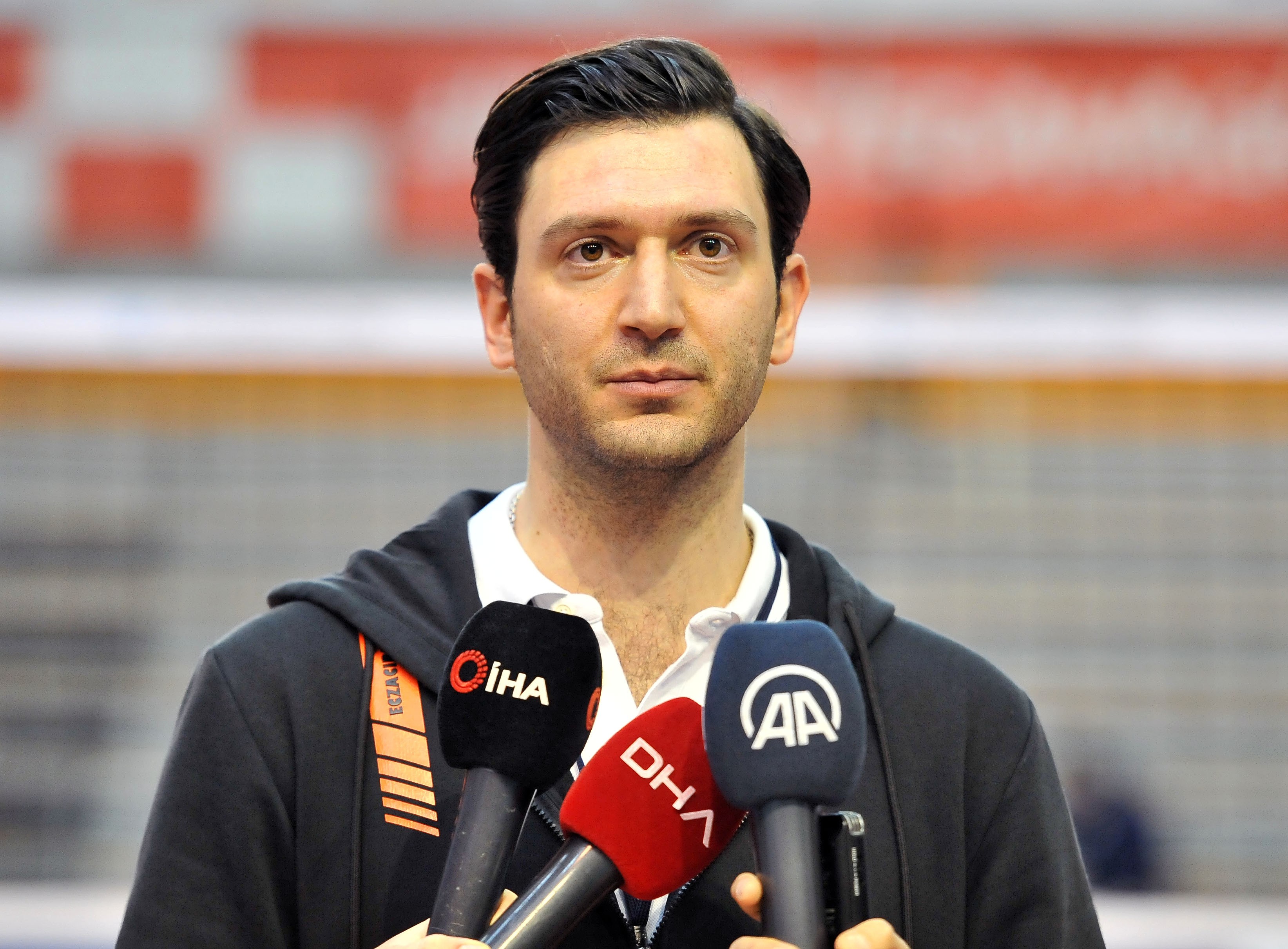 Eczac�ba�� Dynavit ba�antren�r� Ferhat Akba�: Kupay� kazan�p �lkemize d�nece�iz