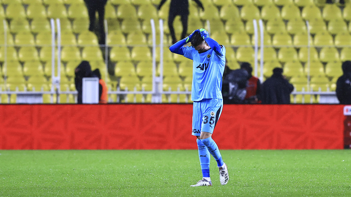 Ezeli rakipten Berke �zer hamlesi