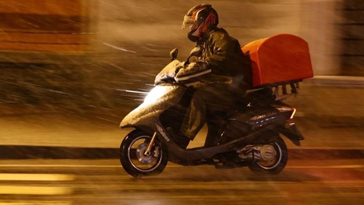 stanbul Valisi Ali Yerlikaya: 17.30'dan itibaren motosiklet ve motokuryelerin trafie k yasakland
