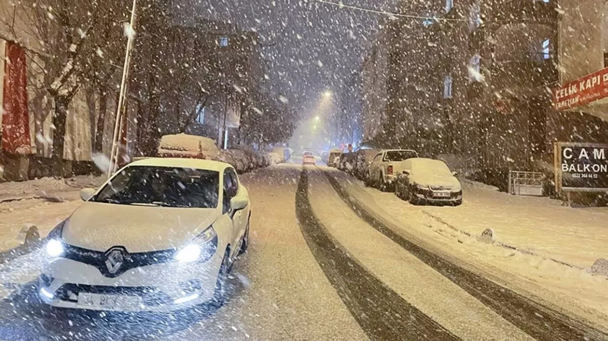 �stanbul'da kar ya���� ba�lad�
