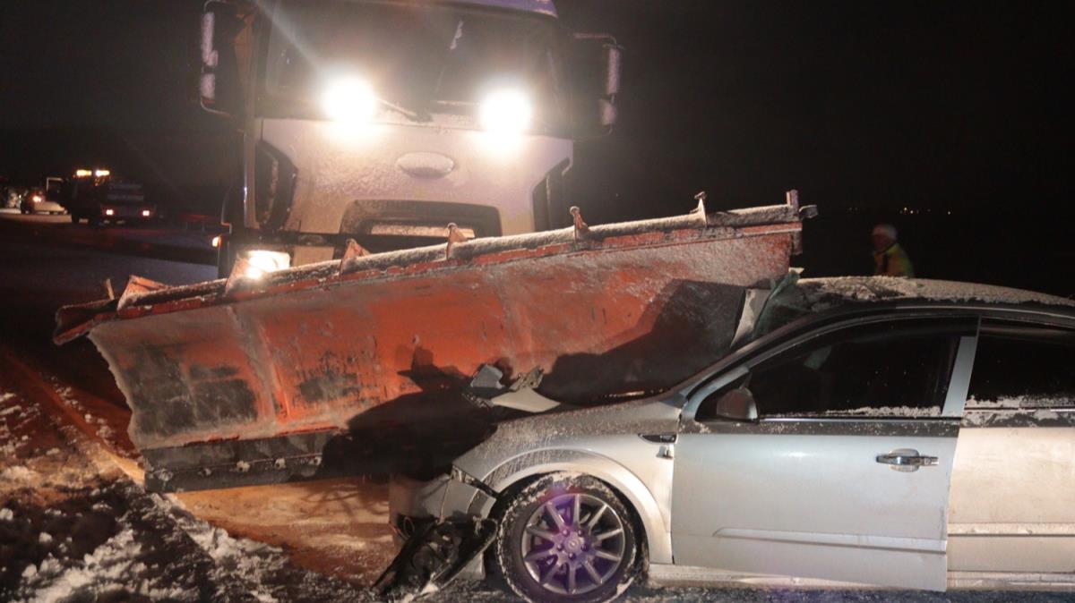 Kayseri'de kar kreme arac ile otomobilin arpt kazada 2 kii yaraland 
