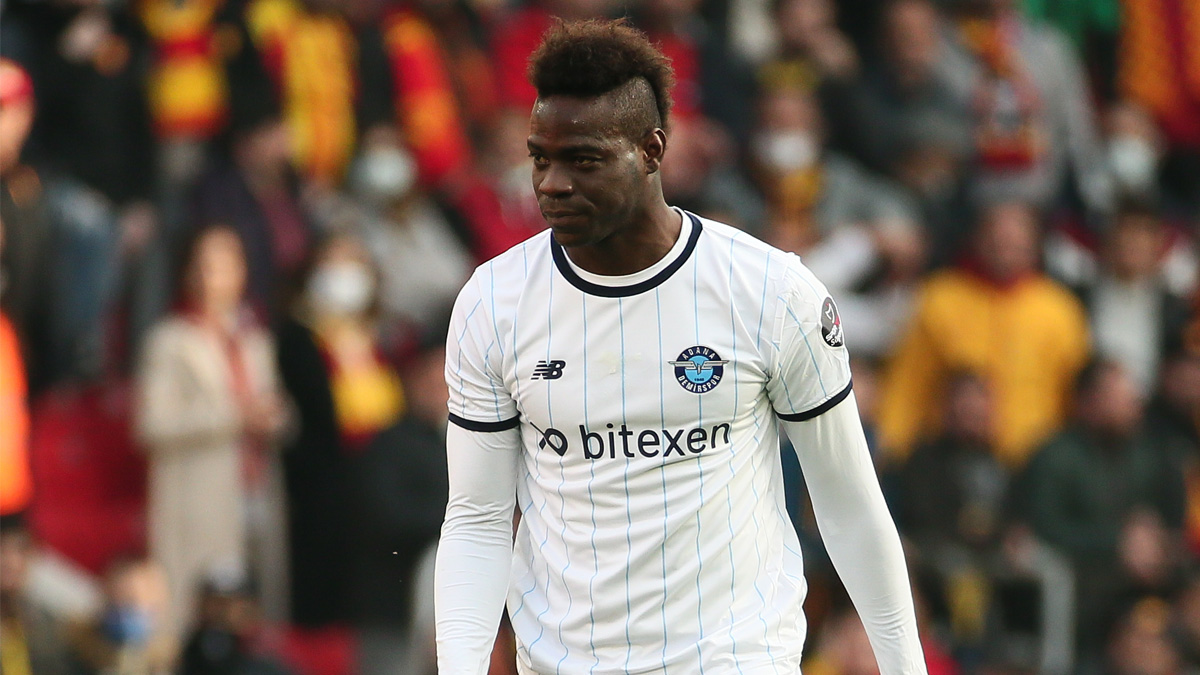 Mario Balotelli'yi y�kan haber! Resmen a��kland�...