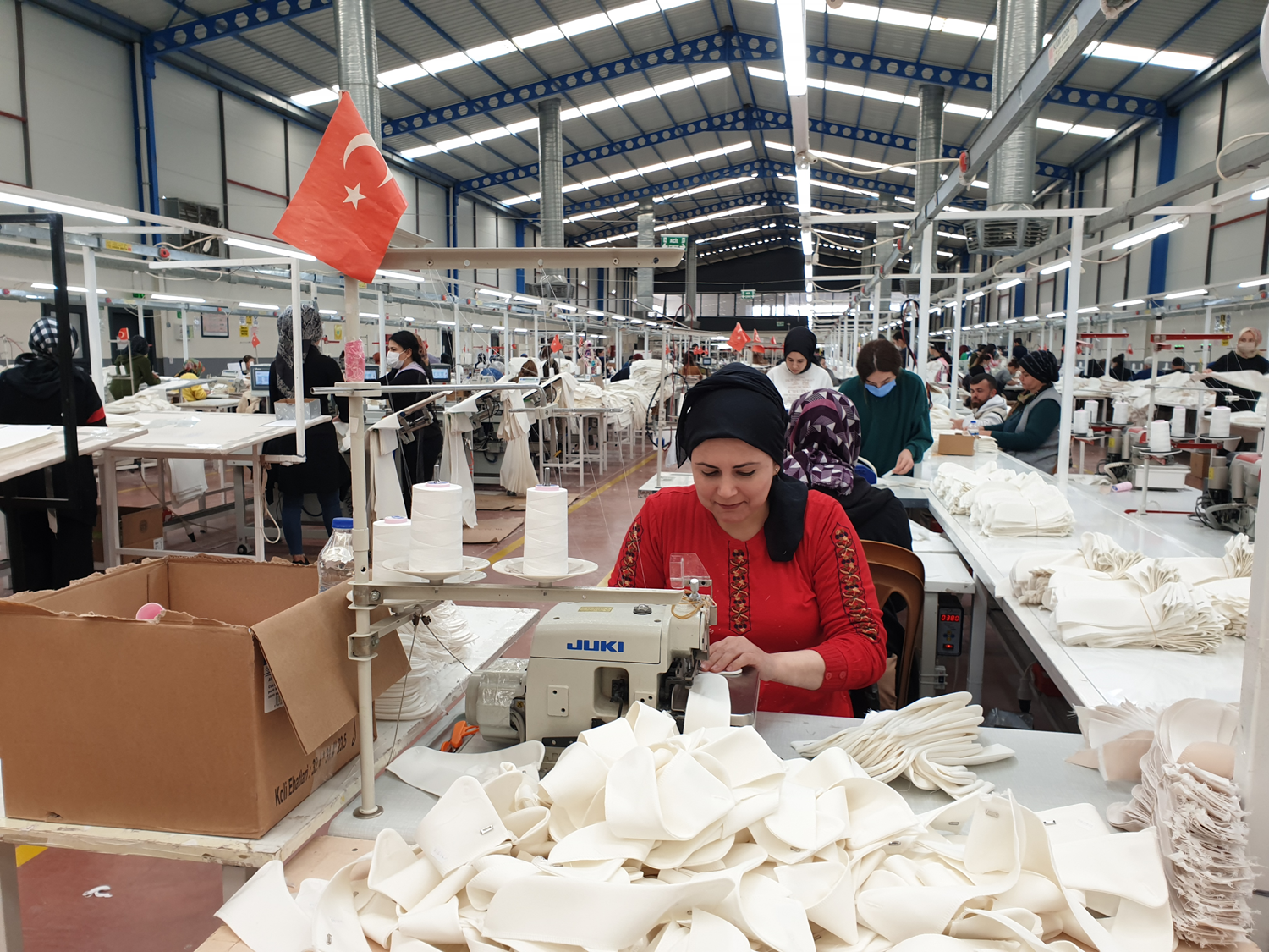 Devlet deste�iyle kurulan fabrika 240 ki�iye ekmek kap�s� oldu