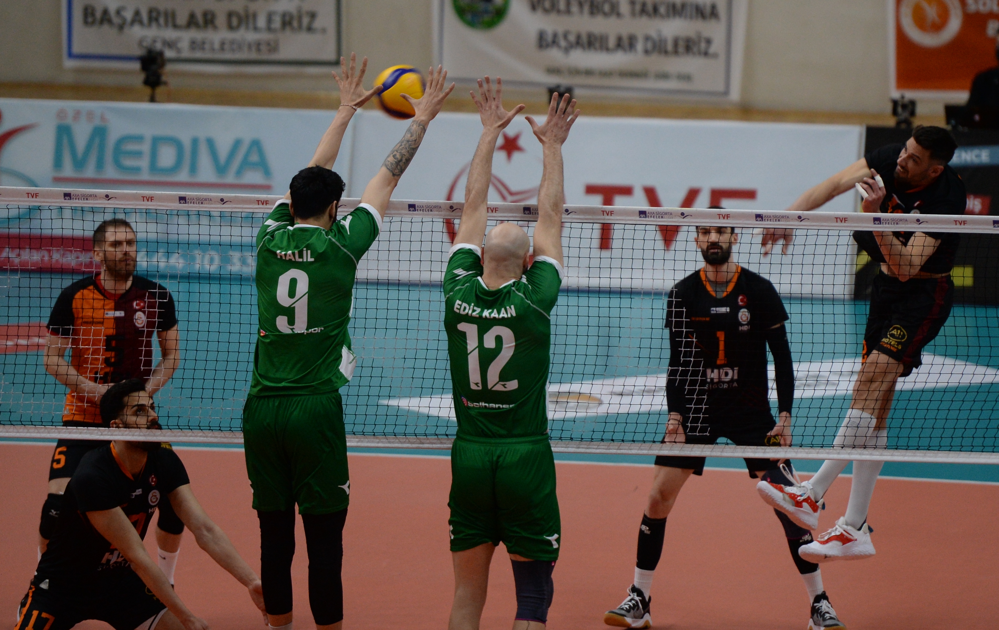 Galatasaray, Bing�l Solhanspor'u 3-2 ile ge�ti