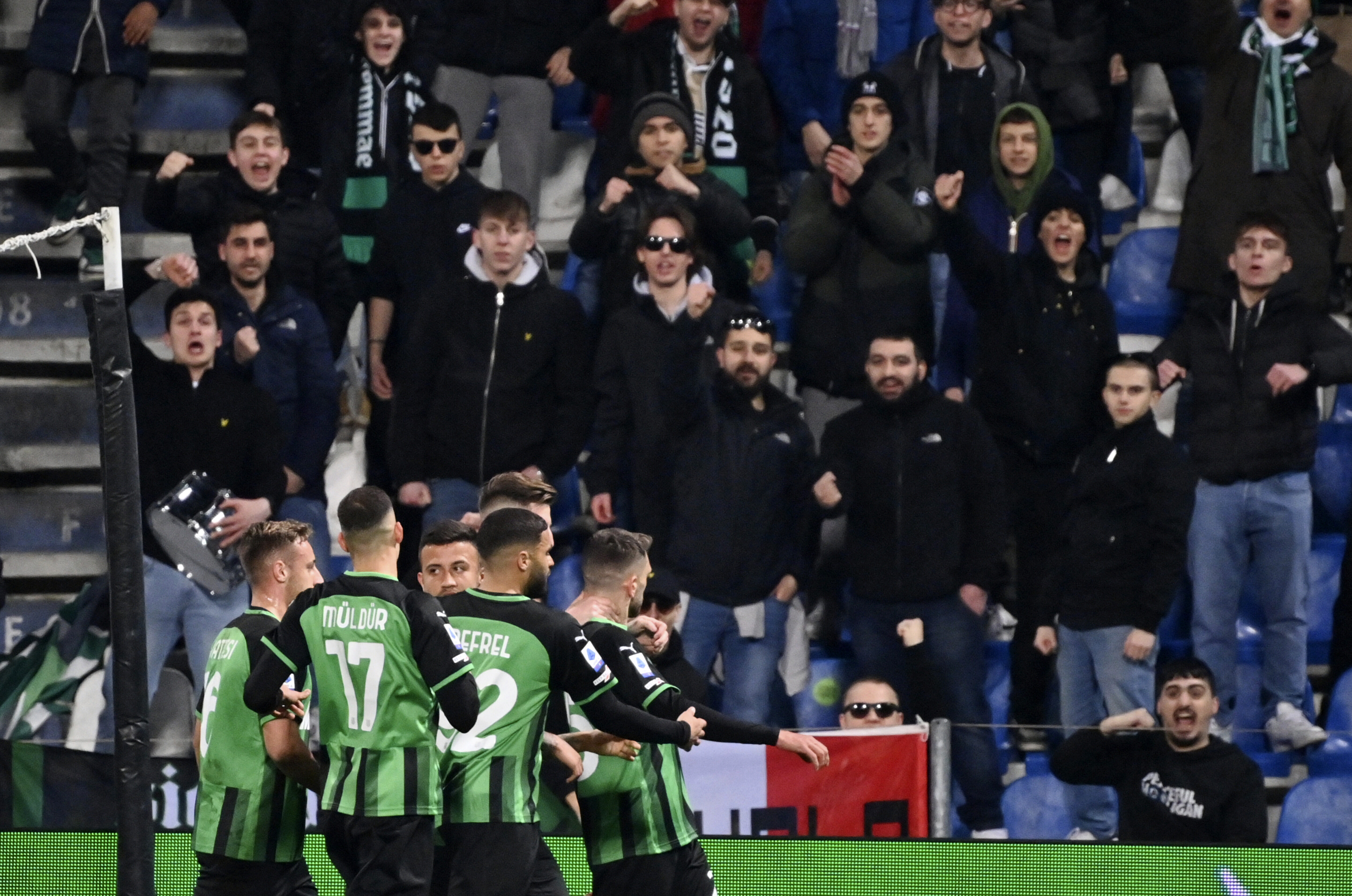 Kaan Ayhan att�, Sassuolo kazand�