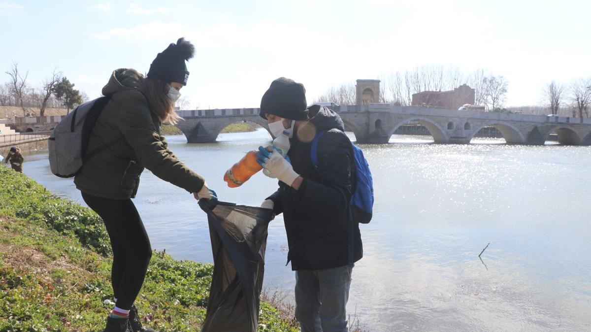 renciler Meri ve Tunca nehirleri evresinde temizlik etkinlii gerekletirdi