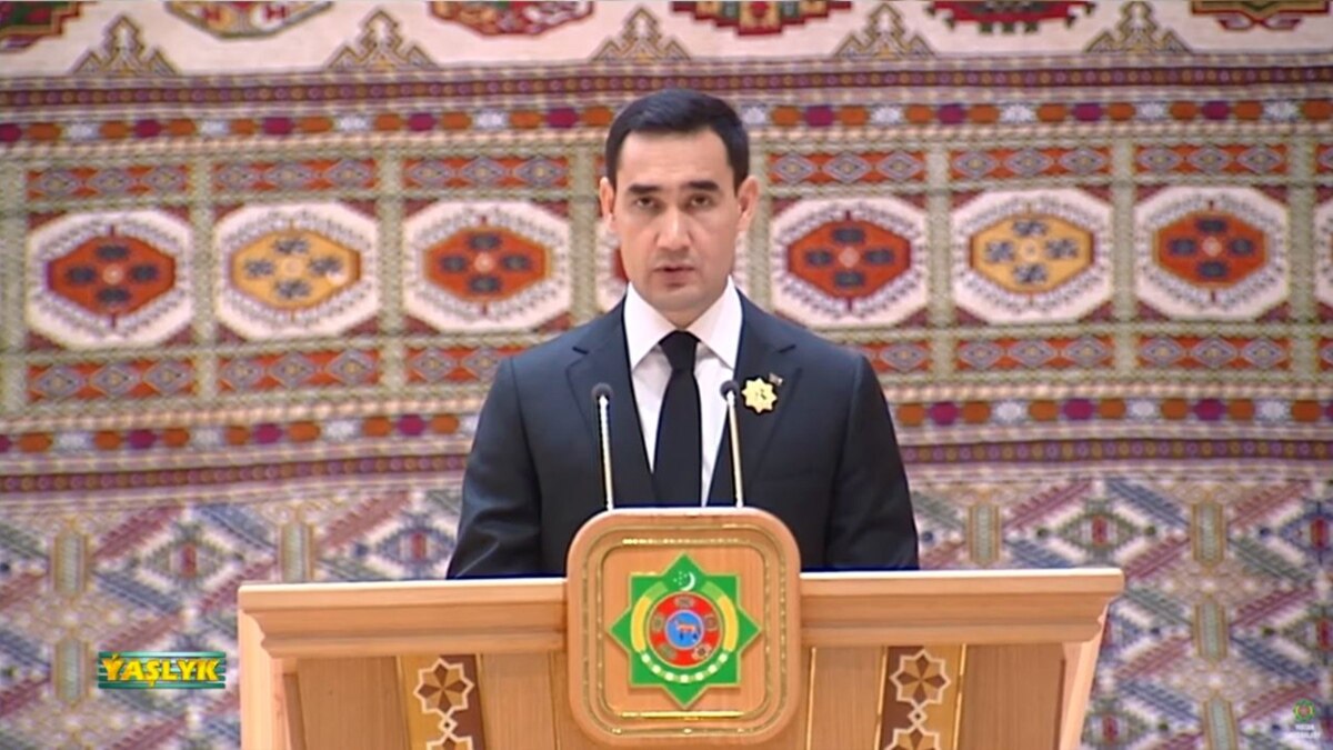 T�rkmenistan'�n yeni devlet ba�kan� Berdimuhamedov yemin etti: Birlik ve beraberlik i�erisinde t�m hedeflerimize ula�aca��z