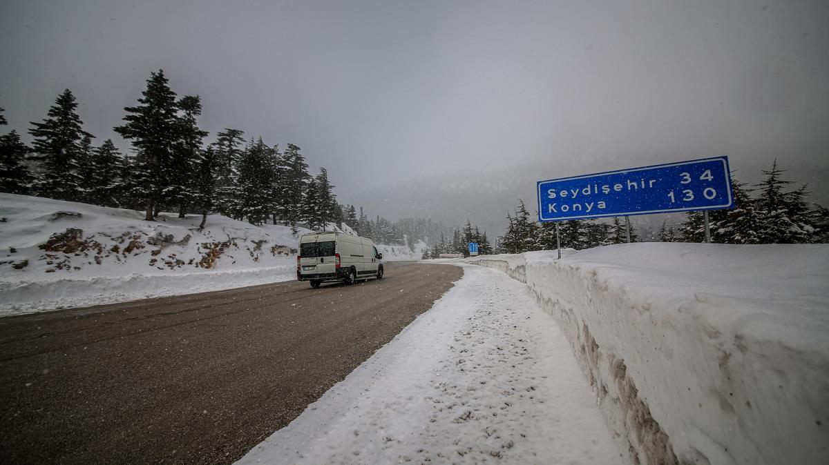 Youn kar ya nedeniyle Antalya-Konya kara yolu tr geilerine kapatld