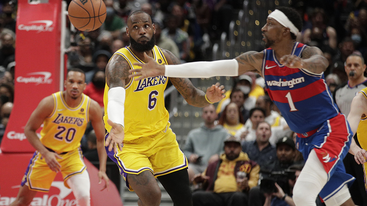 LeBron James, Karl Malone'u geride  b�rakt�! NBA tarihinin 2. en skorer ismi...