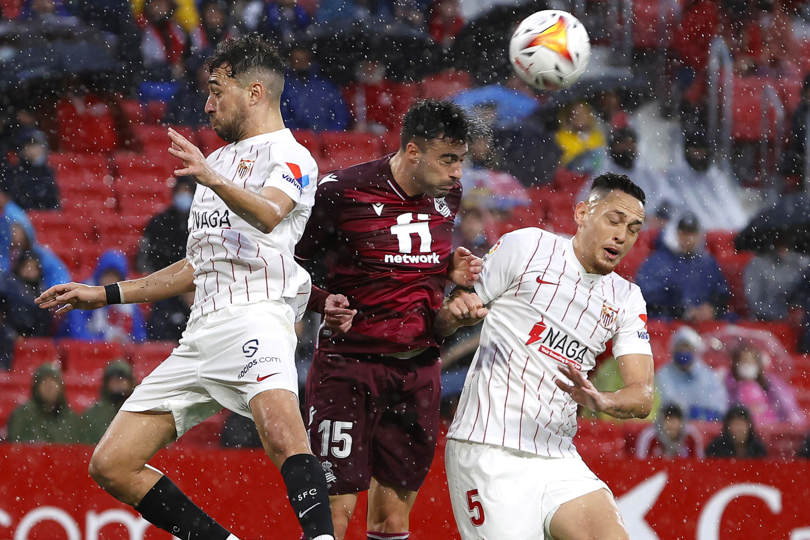 Sevilla evinde Real Sociedad ile yeni�emedi