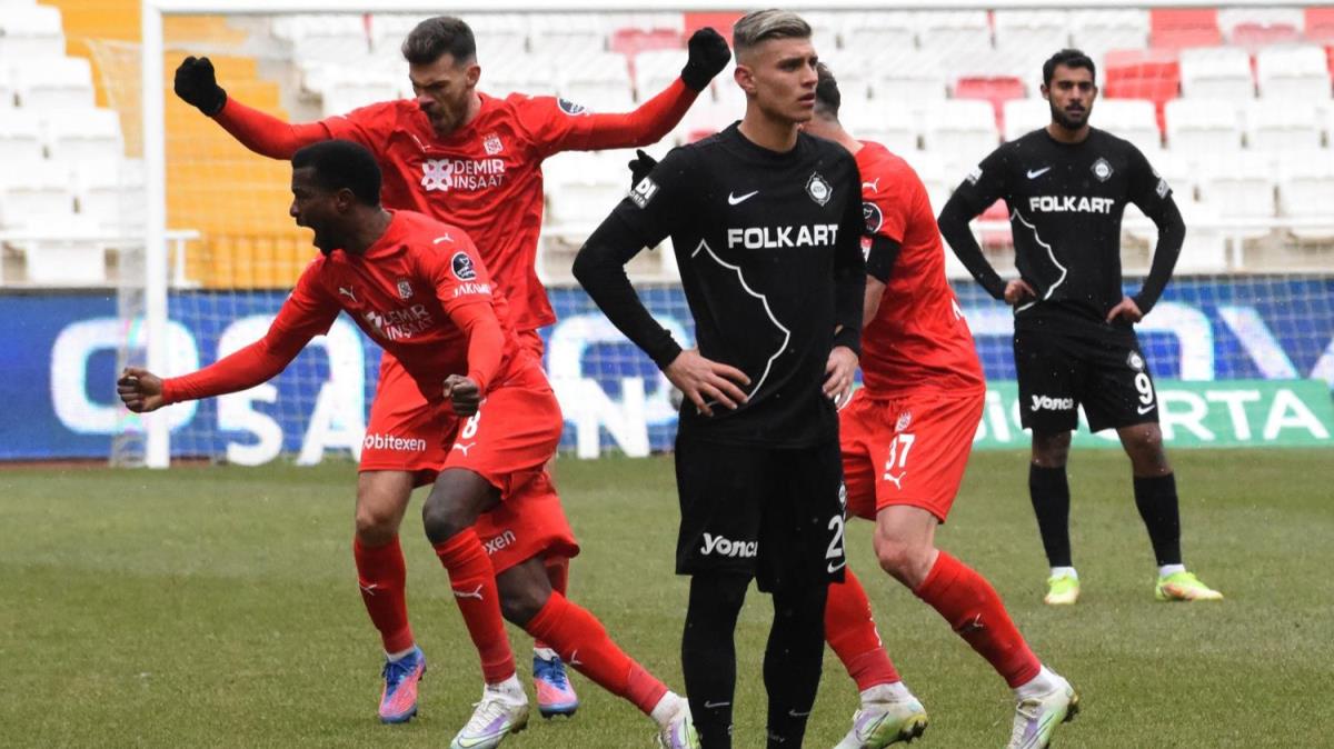 Sivasspor'dan Altay' ykan geri dn