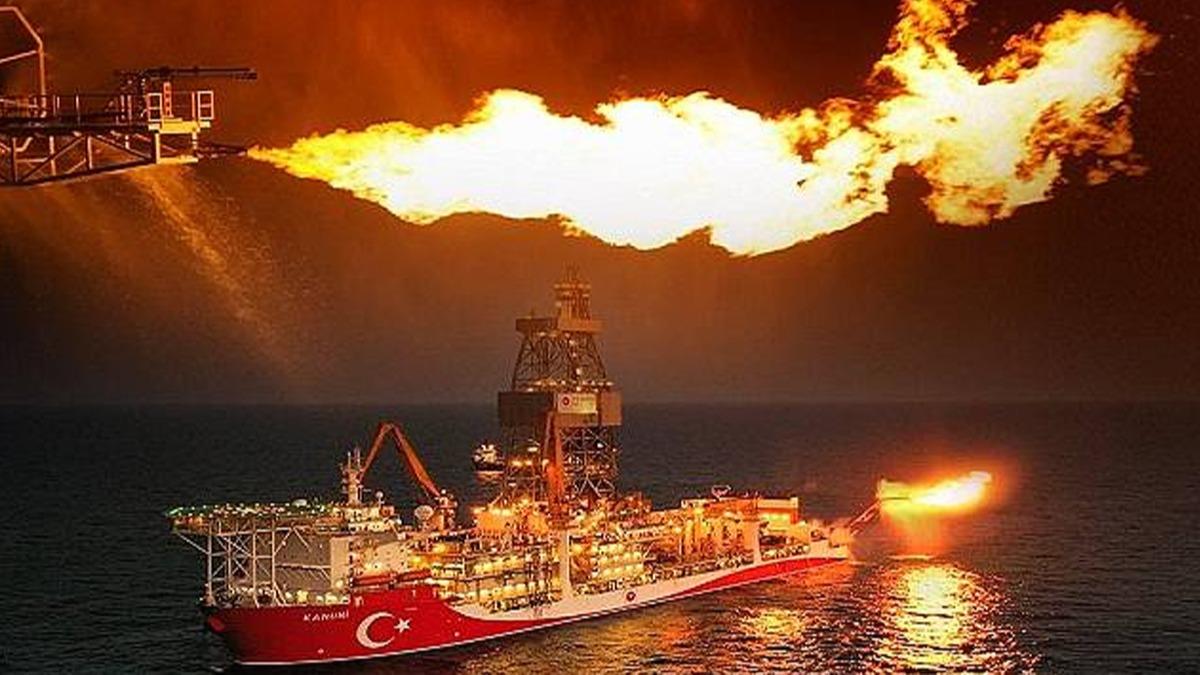 Bakan Dnmez'den heyecanlandran ''Karadeniz gaz'' paylam