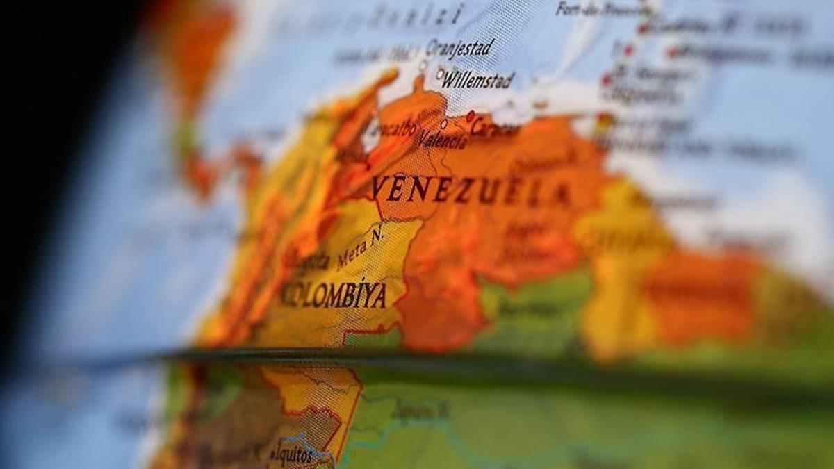 Kolombiya'da otobsn uuruma yuvarlanmas sonucu 5 kii ld