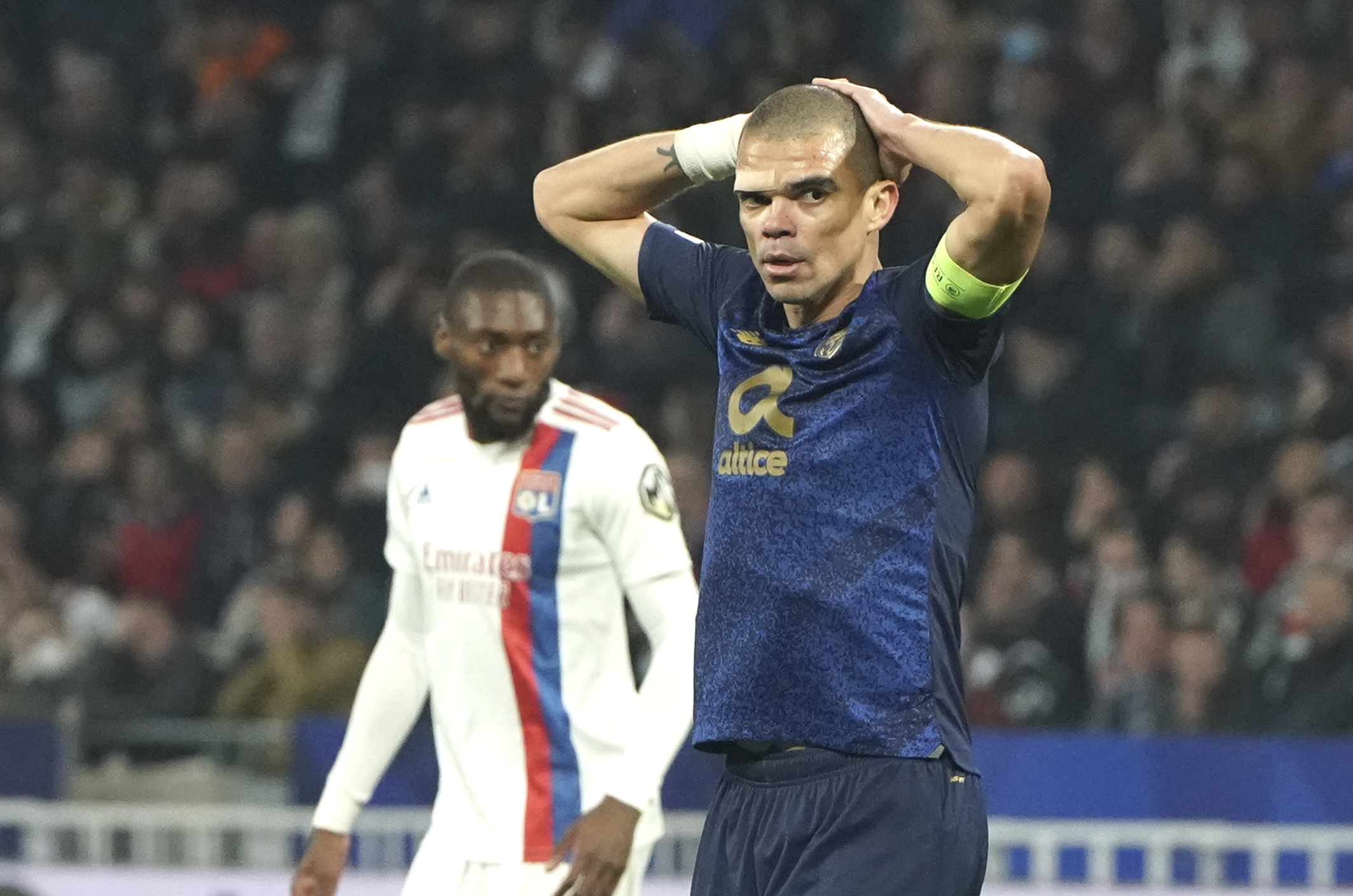 Portekiz'de Pepe, T�rkiye ma�� �ncesi koronavir�se yakaland�