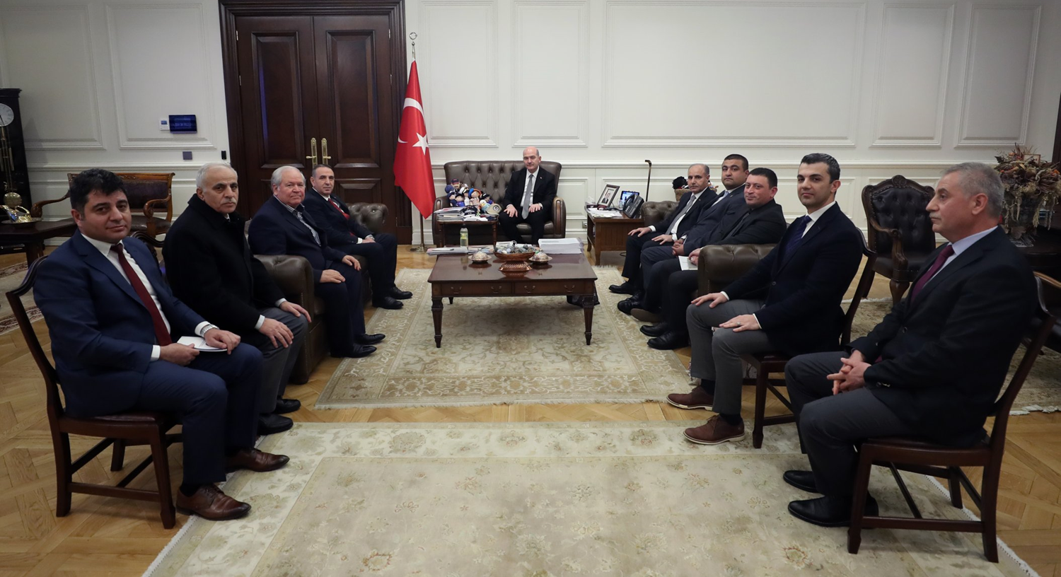 Bakan Soylu, zel gvenlik derneklerinin yetkilileriyle grt