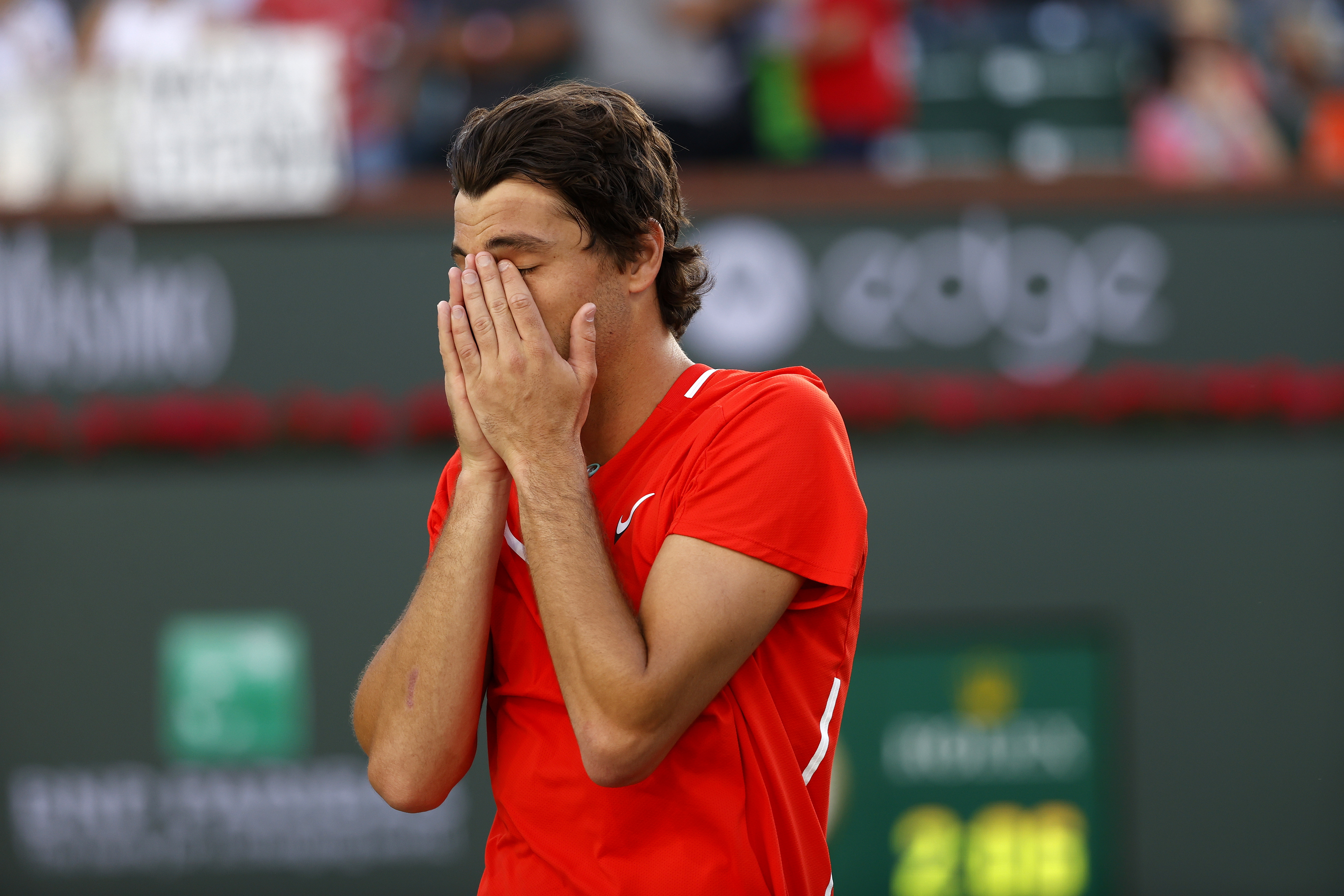 Rafael Nadal, kortlardan en az bir ay uzak kalacak