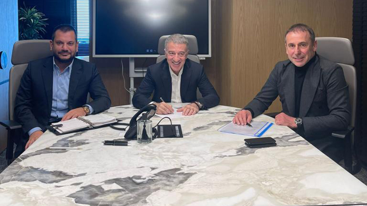 Trabzonspor'da gelecek sezonun kadro yap�lanmas� masaya yat�r�ld�
