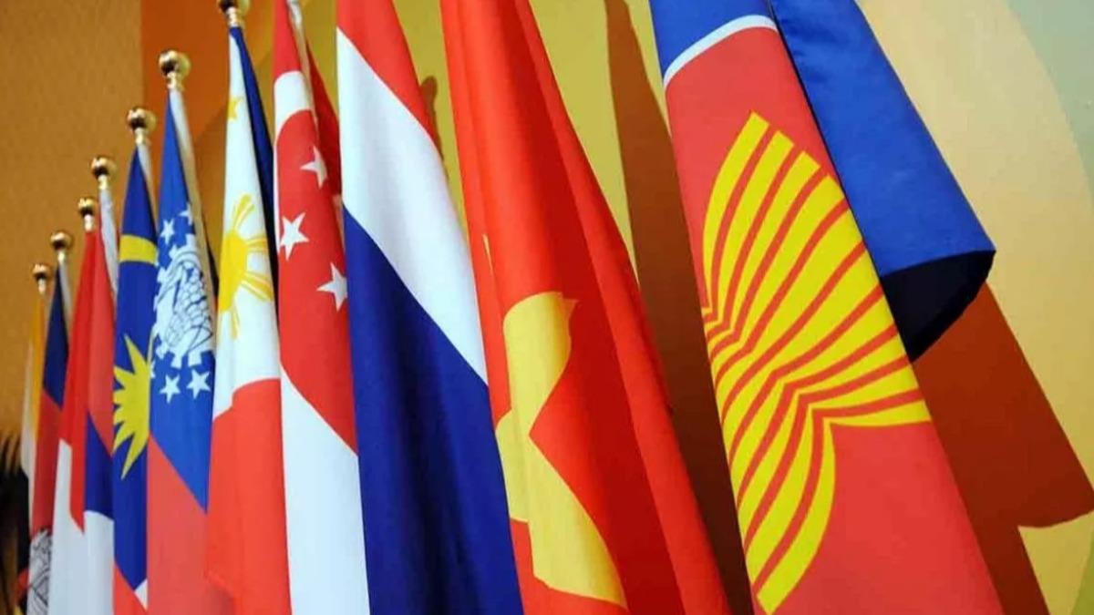 Malaycann ASEAN'n ikinci resmi dili olmasn teklif edecekler