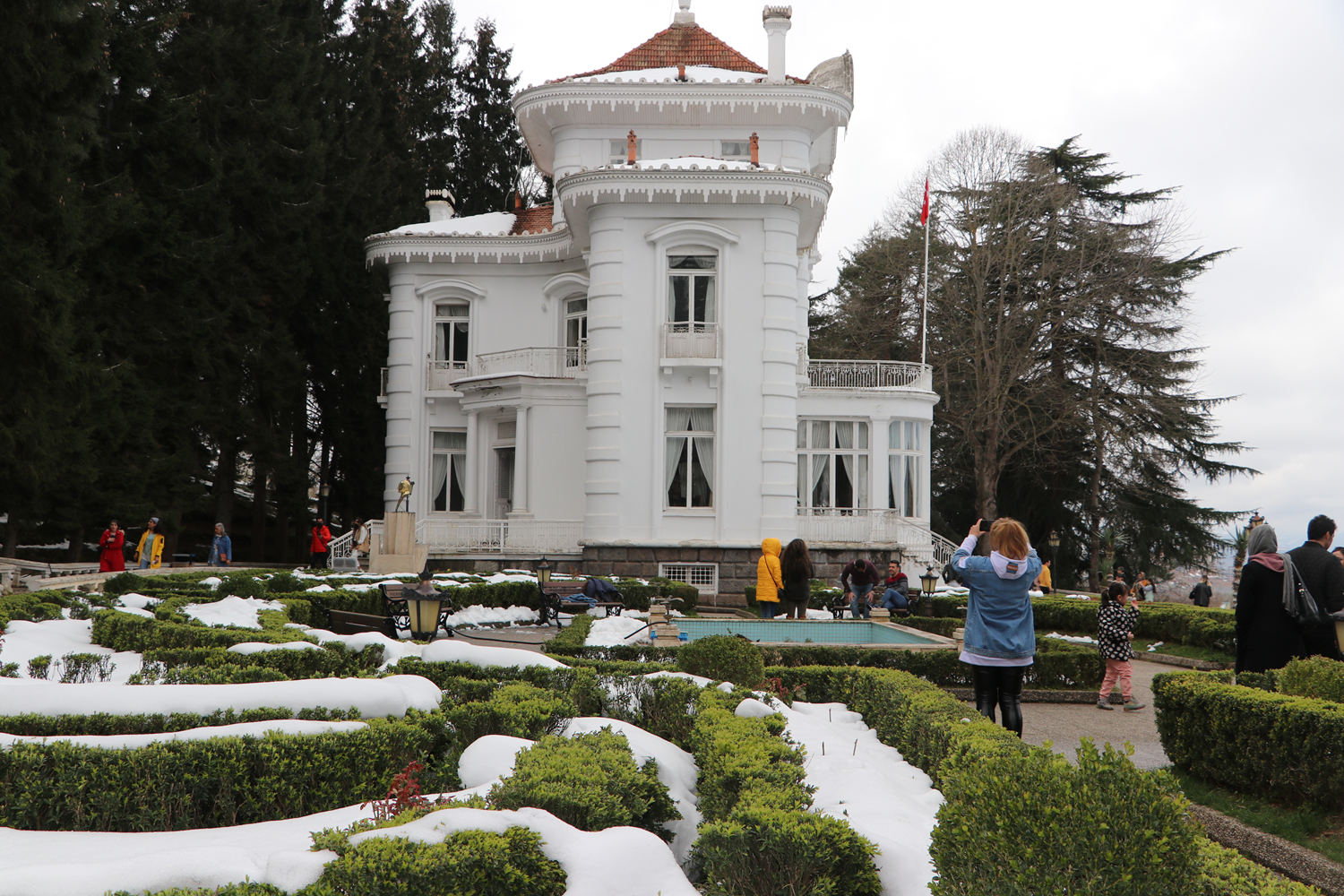 Azerbaycanl� turistlerin geldi�i Trabzon'da 'nevruz' bereketi