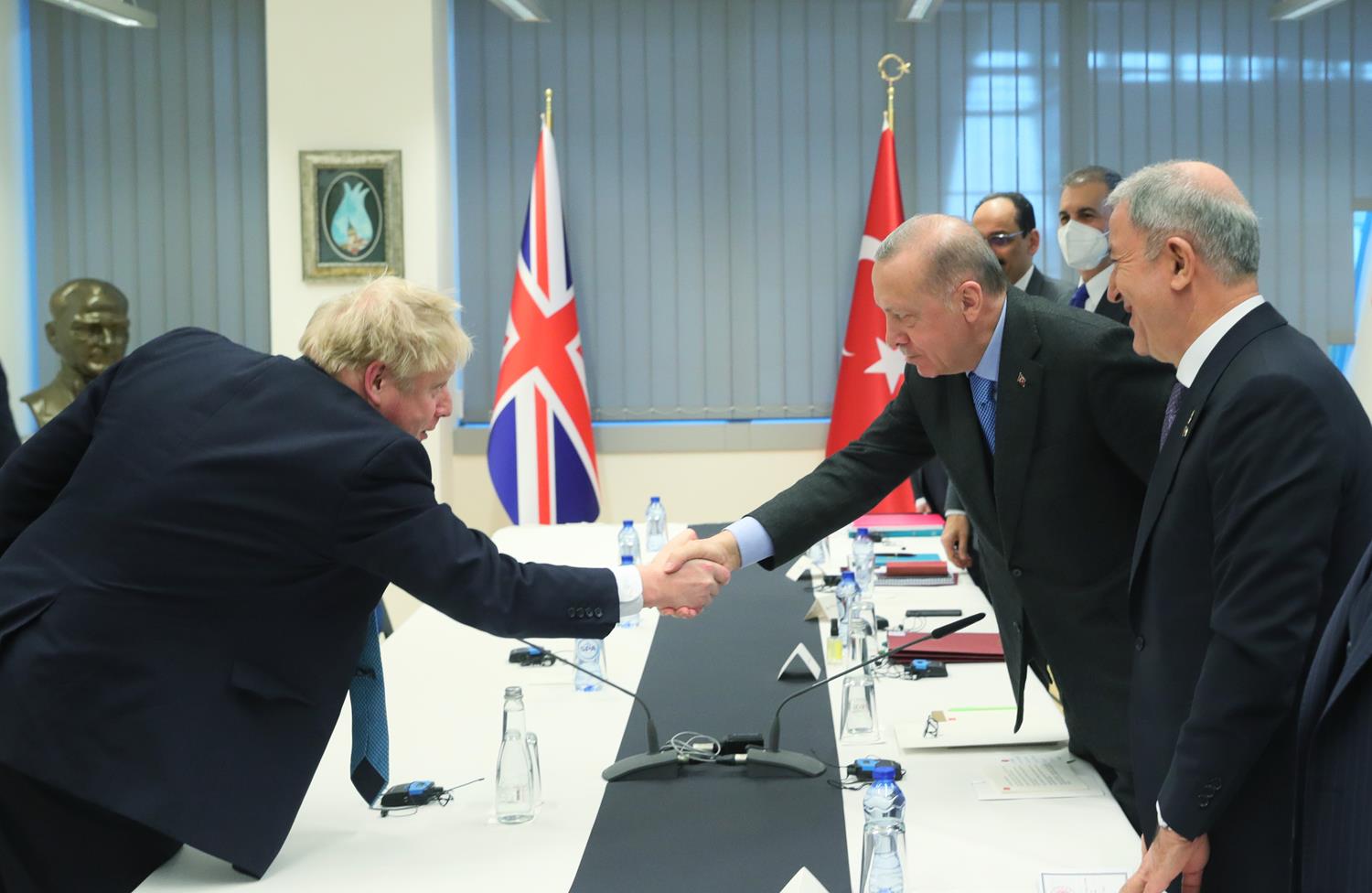 �ngiltere'den T�rkiye a��klamas�: D�rt g�zle bekliyoruz