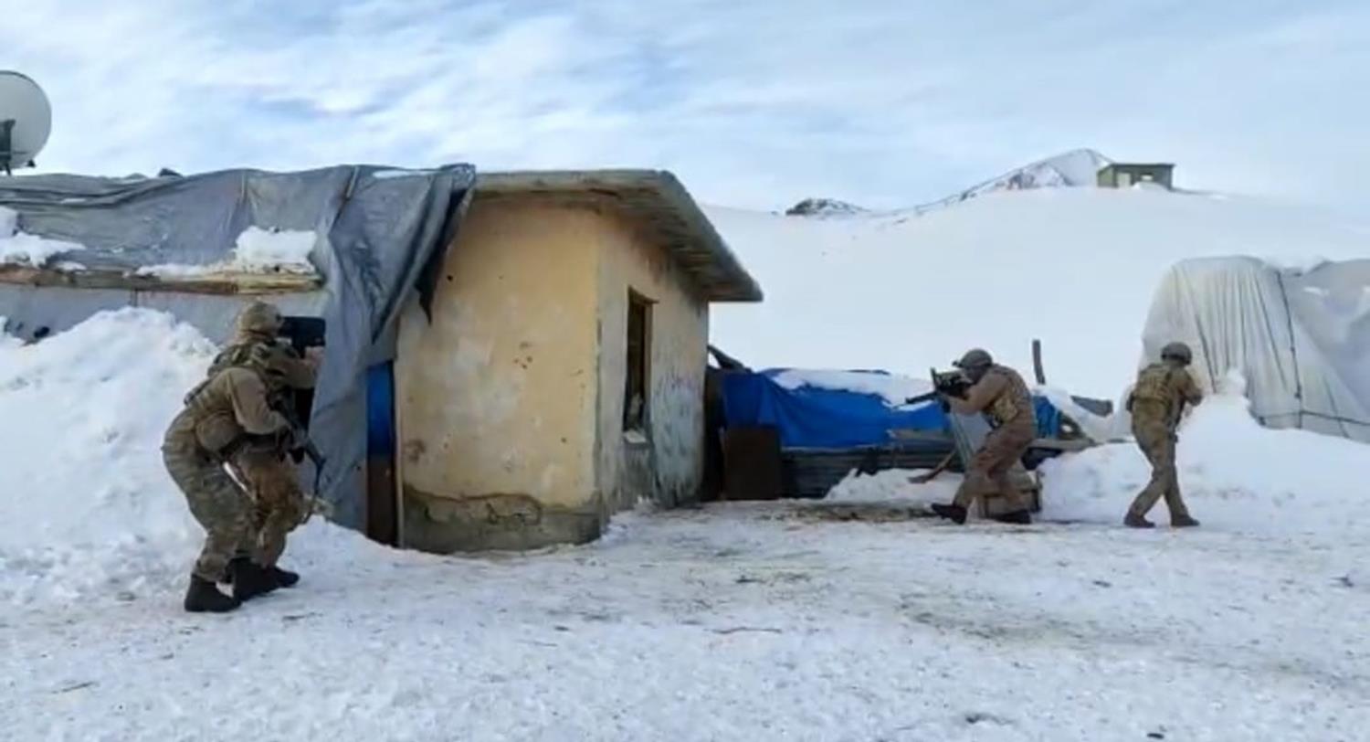 Van merkezli ter�r operasyonu! 15 tutuklama