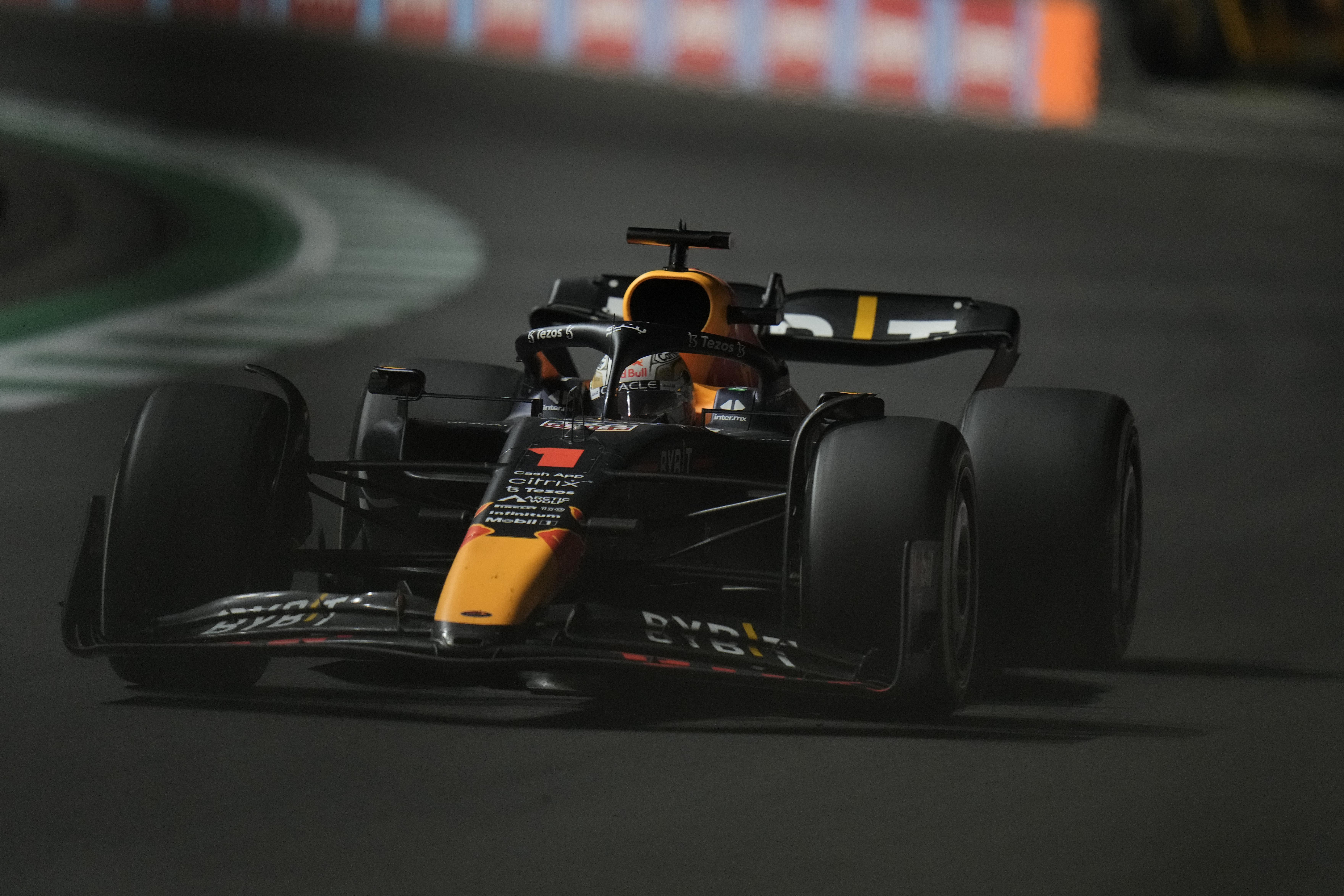 Formula 1 Suudi Arabistan Grand Prix'sinde zafer Max Verstappen'in