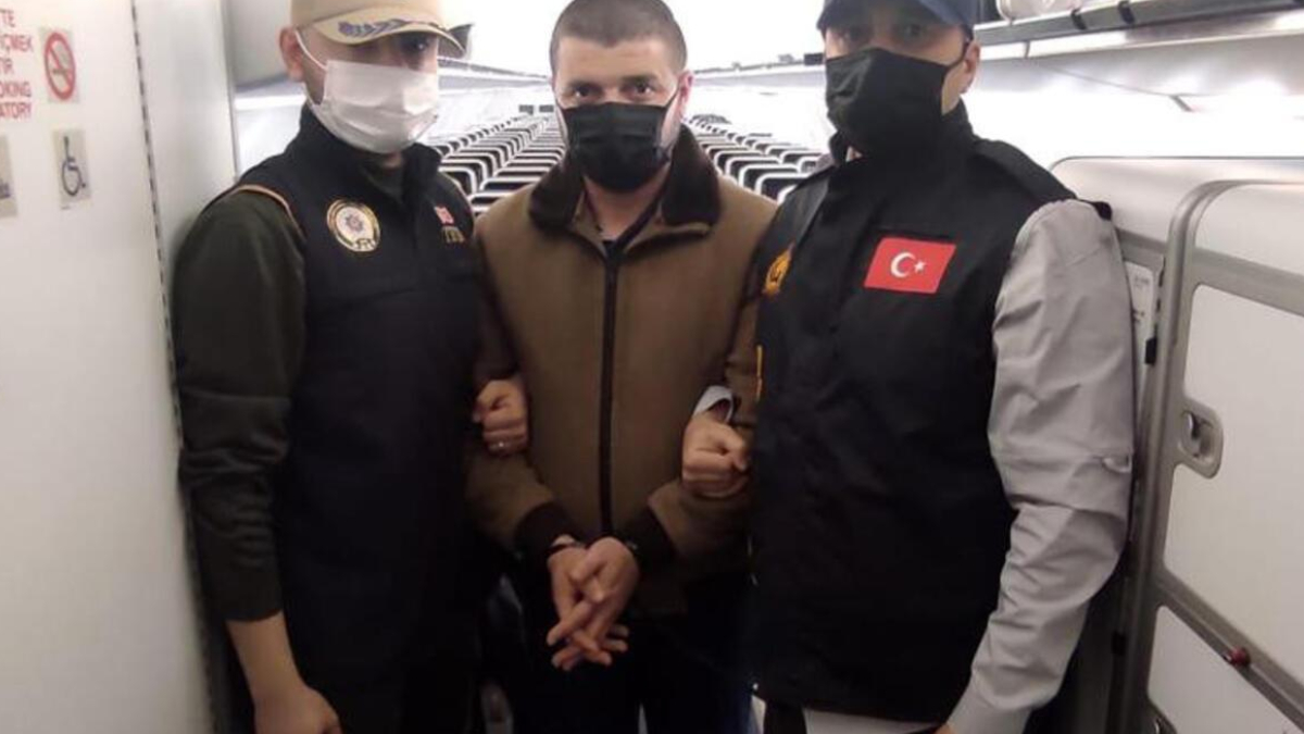 EGM duyurdu! Firari isim Ahmet �skender T�rkiye'ye getirildi