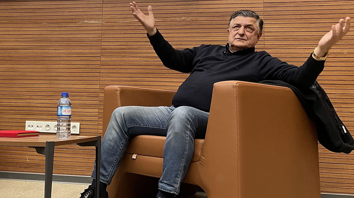 Y�lmaz Vural'dan Be�ikta�'a Valerien Ismael ele�tirisi! 'Yabanc� hoca getirildi de ne oldu? Galatasaray hala d��me potas�nda'