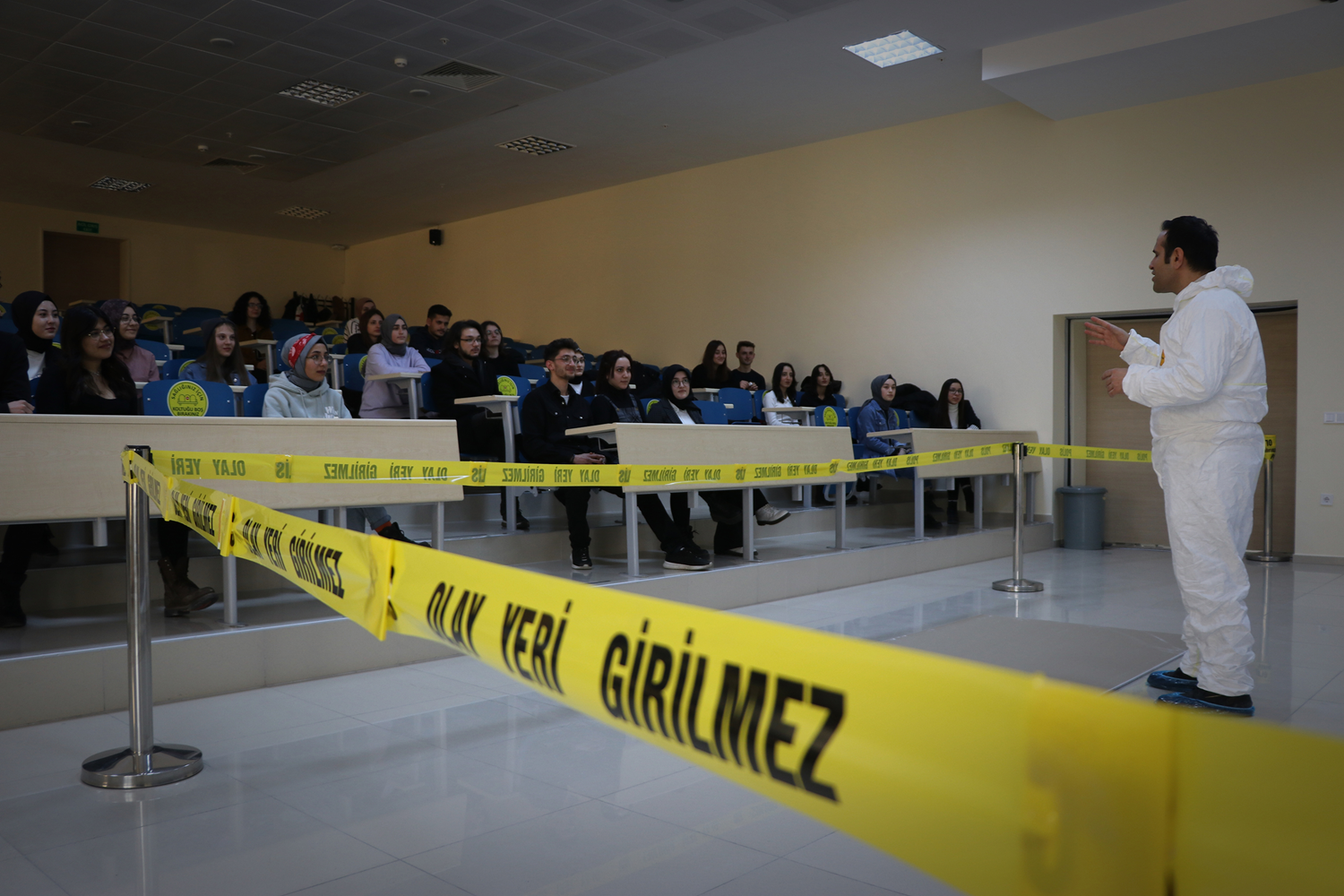 Gelece�in adli bilimcileri 'uygulamal�' ��reniyor