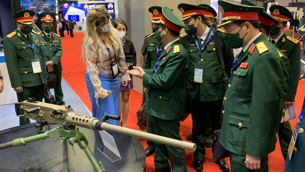 T�rkiye'den g�vde g�sterisi! Milli u�aksavar M2 damga vurdu