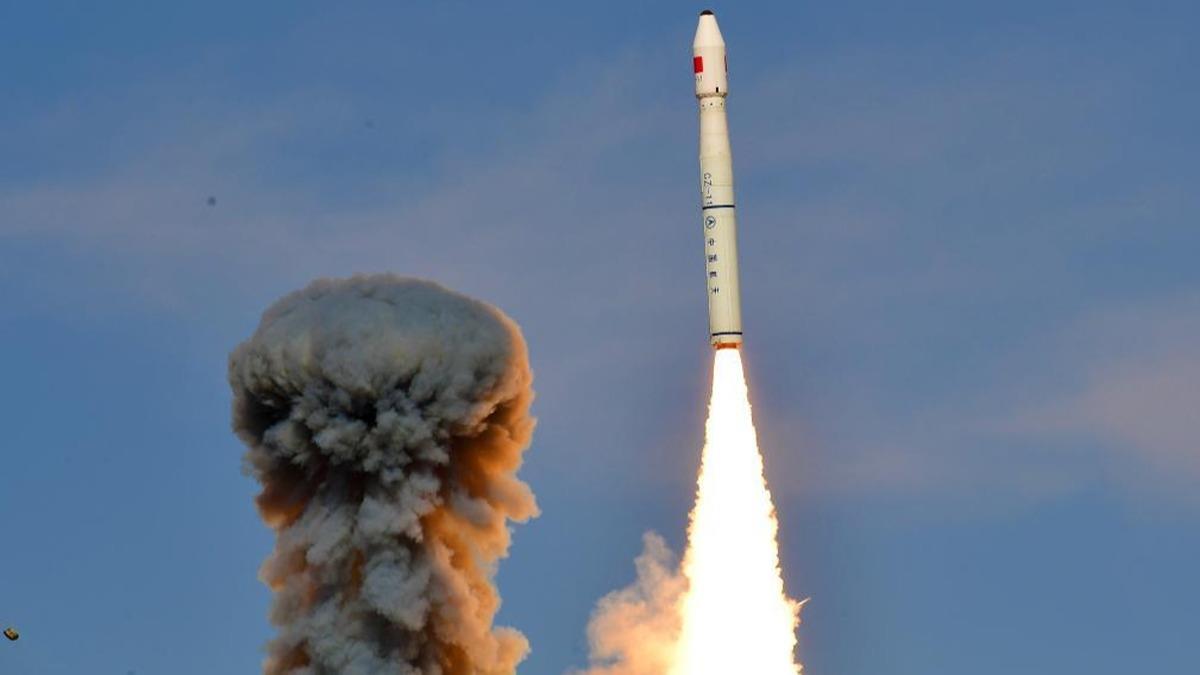3 adet Tienping uydusu uzaya frlatld