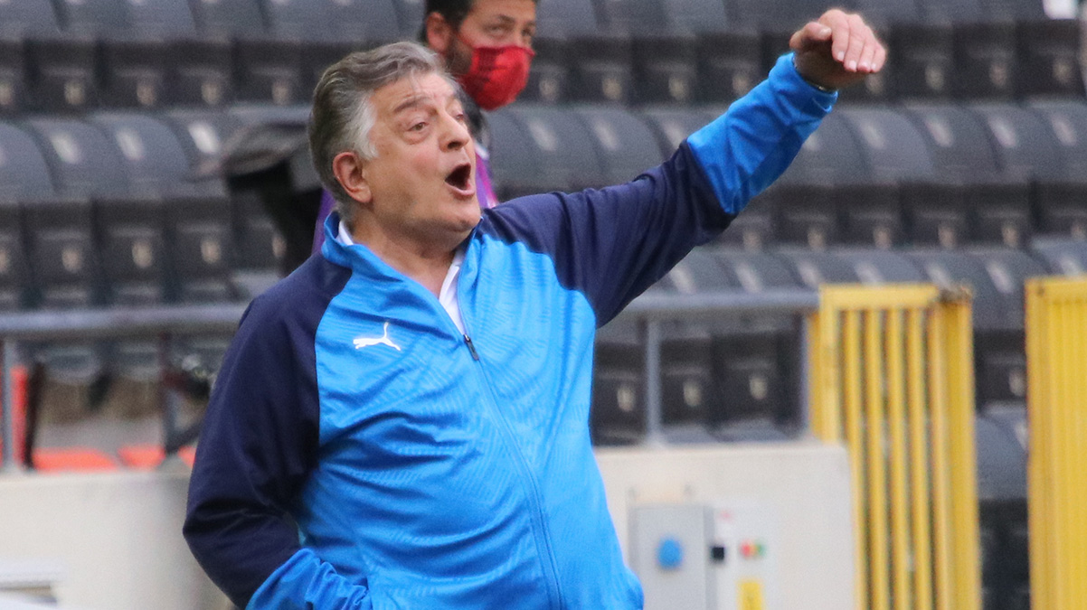 ��te Y�lmaz Vural'�n yeni tak�m�