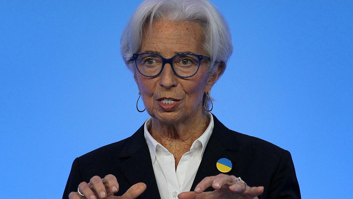 Yksek enflasyon, yava byme... ECB Bakan Lagarde: Avrupa zor bir dneme giriyor