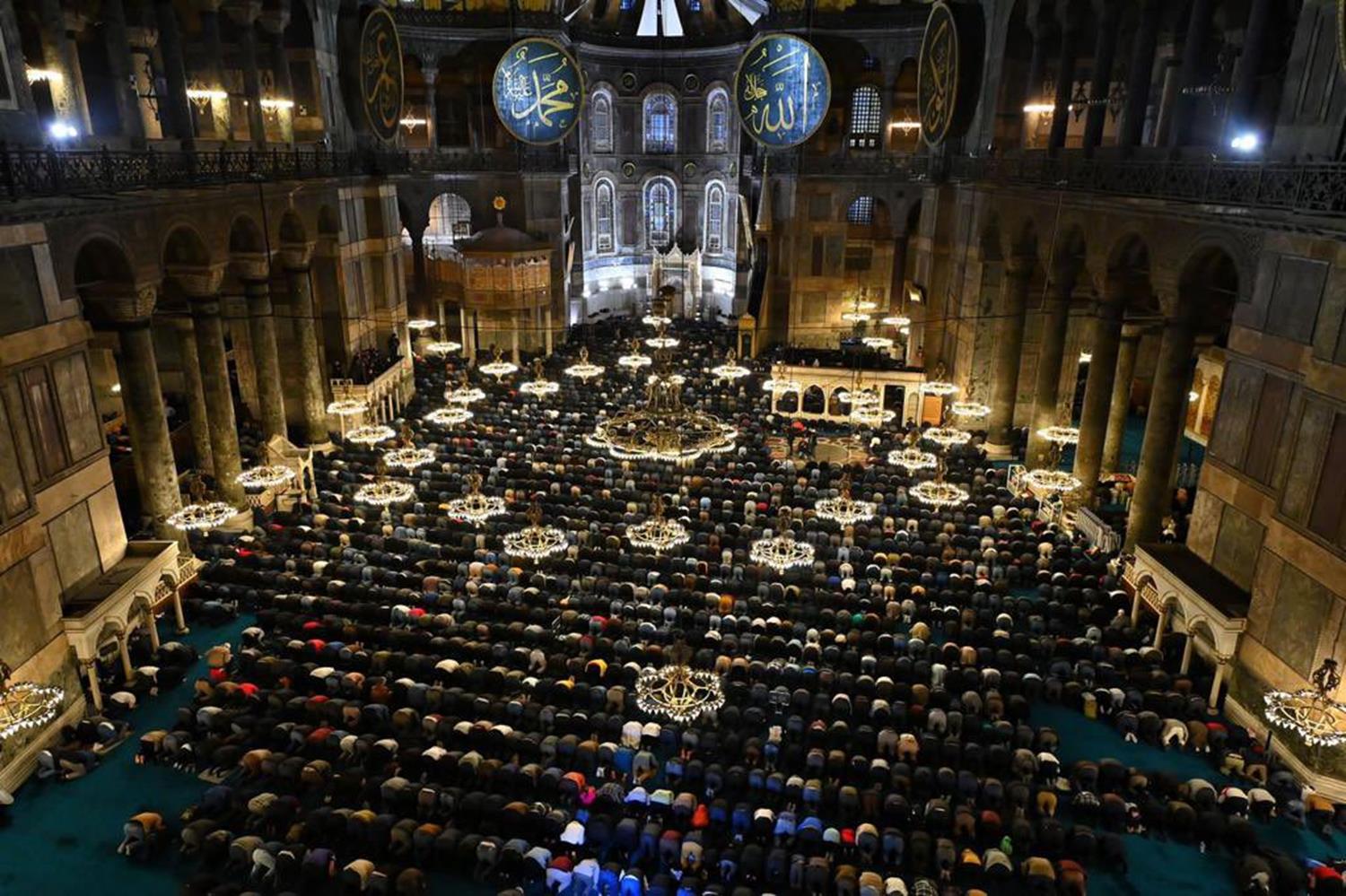 Ayasofya-i Kebir Camii-i'nde teravih namaz� k�l�nd�