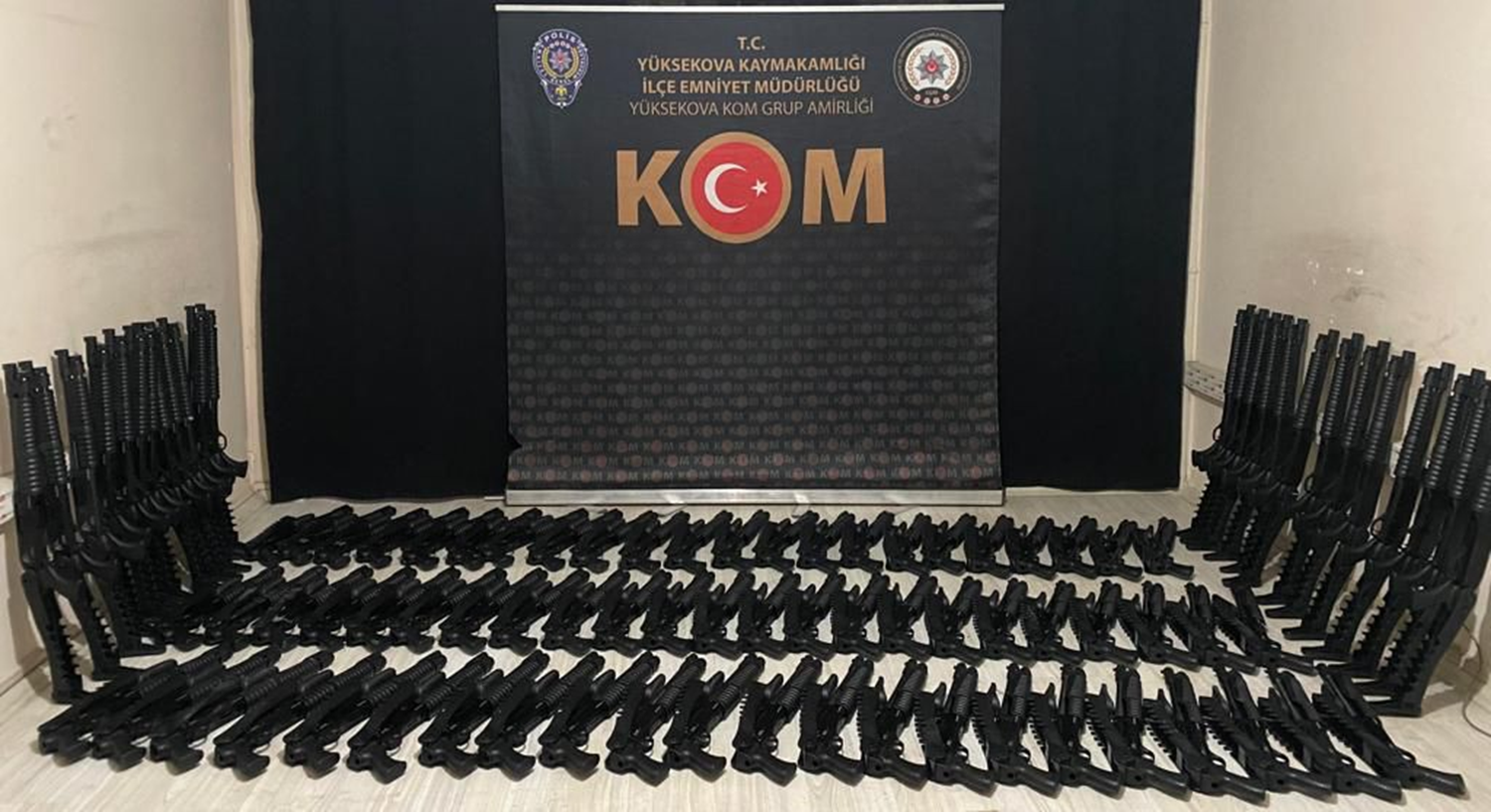 Hakkari'de bir kargo firmas�nda 140 pompal� av t�fe�i ele ge�irildi