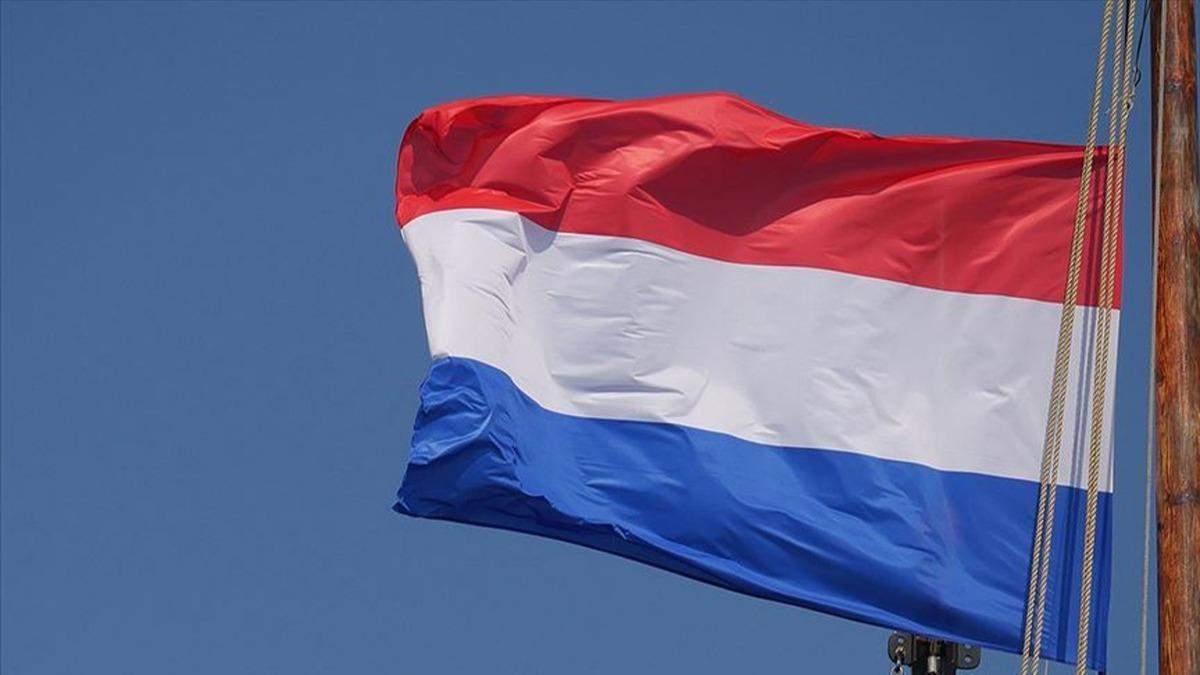 Hollanda'da rk PEGIDA'nn provokasyonuna ilk yasak