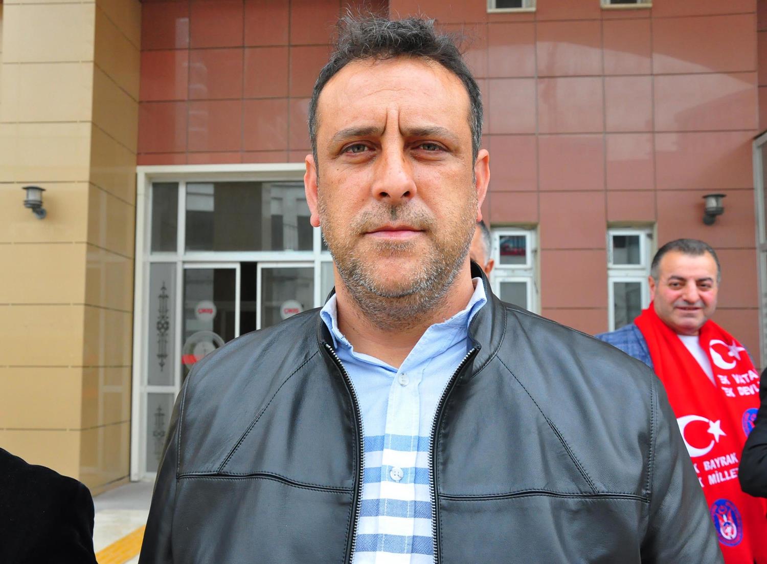 L�tf� T�rkkan'dan kazand��� tazminat� �ehit ailelerine ba���lad�