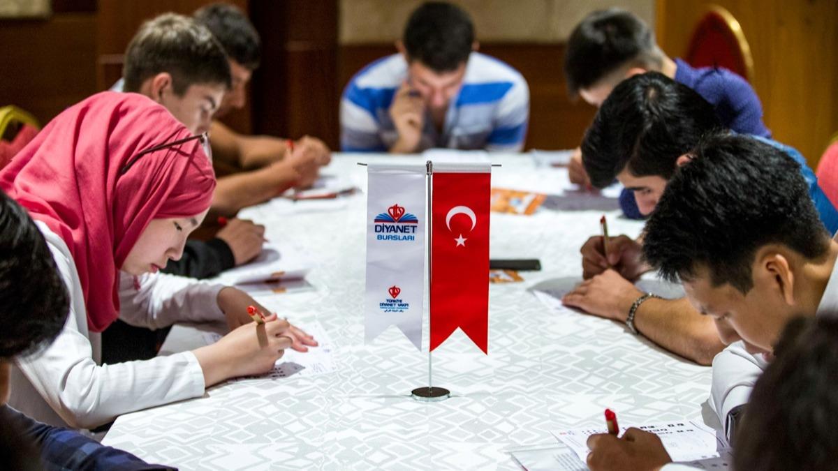 Trkiye'de 111 lkeden 10 bine yakn renci eitim grd